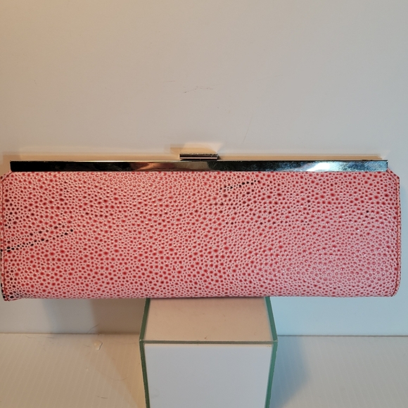 Chinese Laundry Elegant Pink Clutch Bag Embossed Faux Leather Snap Closure - Picture 1 of 13